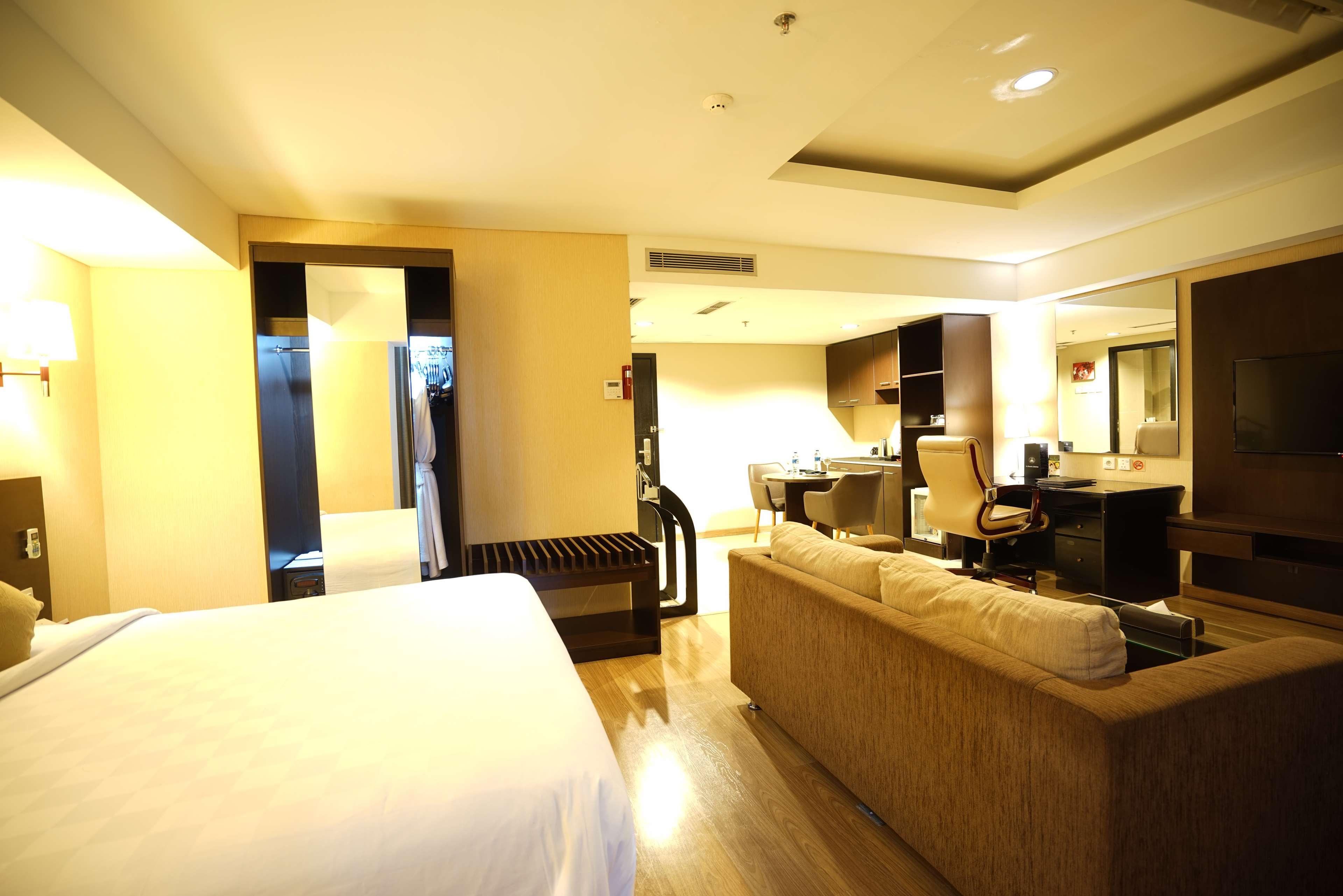 Best Western Premier The Hive Giacarta Esterno foto