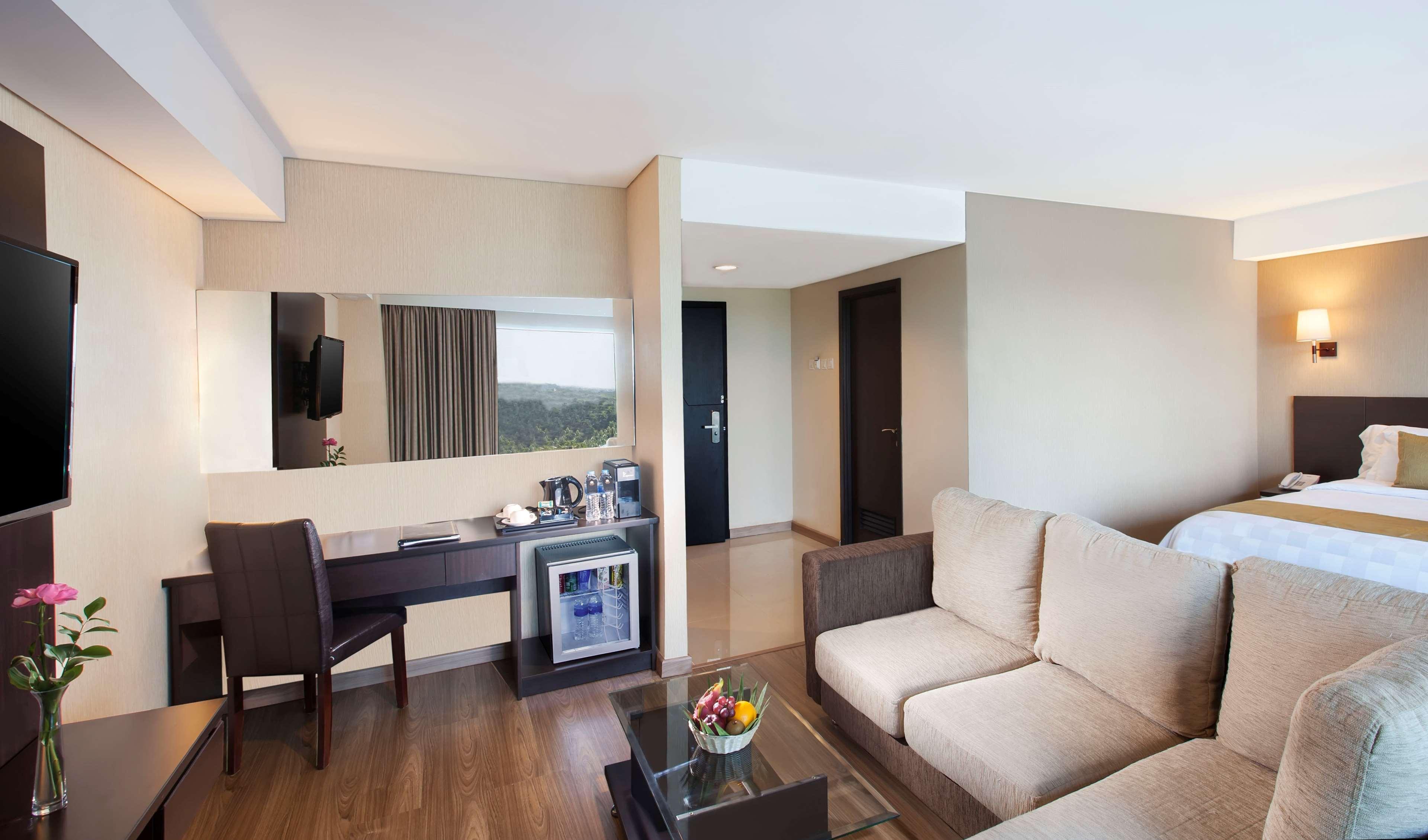 Best Western Premier The Hive Giacarta Esterno foto